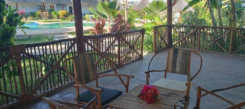 Готель Africa Dream Bungalow Kiwengwa Ківенґва Екстер'єр фото