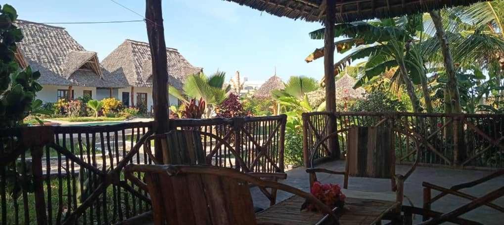 Готель Africa Dream Bungalow Kiwengwa Ківенґва Екстер'єр фото
