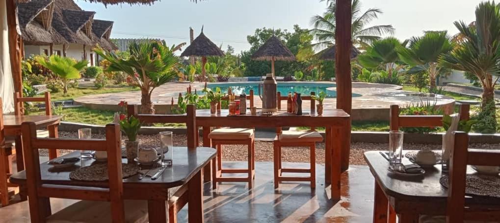 Готель Africa Dream Bungalow Kiwengwa Ківенґва Екстер'єр фото