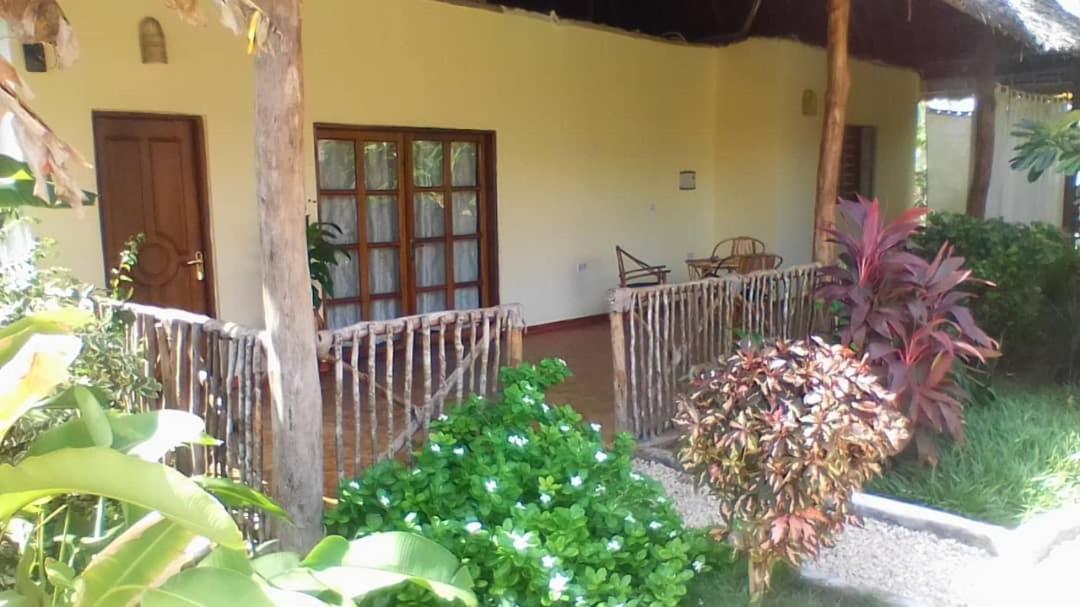 Готель Africa Dream Bungalow Kiwengwa Ківенґва Екстер'єр фото