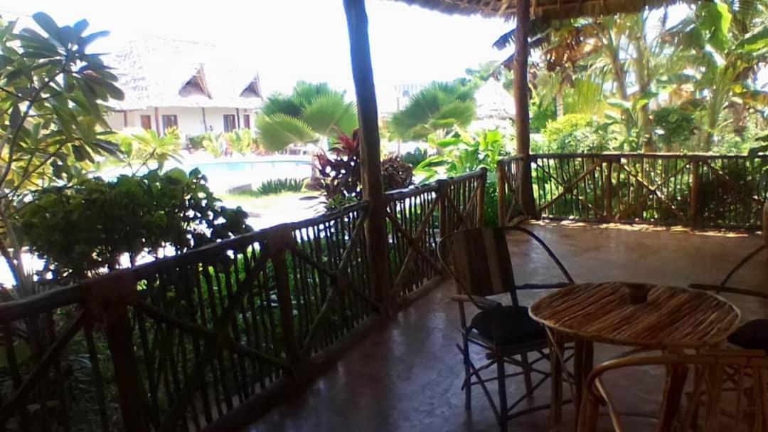 Готель Africa Dream Bungalow Kiwengwa Ківенґва Екстер'єр фото